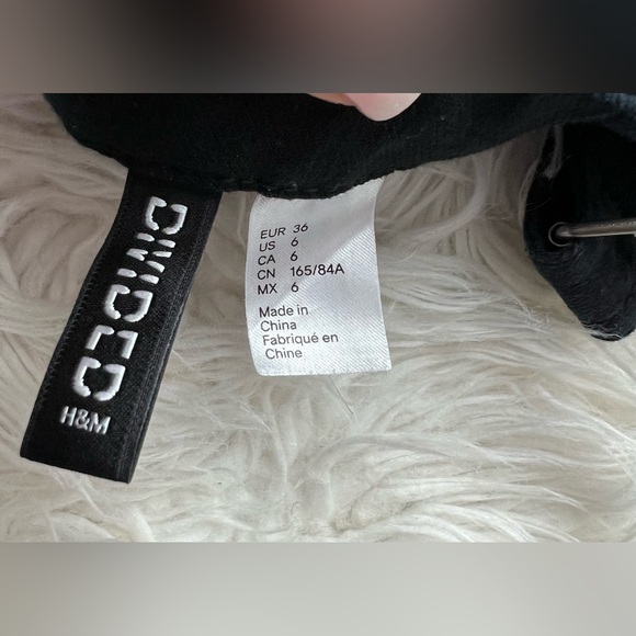 H&M Divided Black Denim Jean Mini Dress - Women's Size 6 - Picture 4 of 4